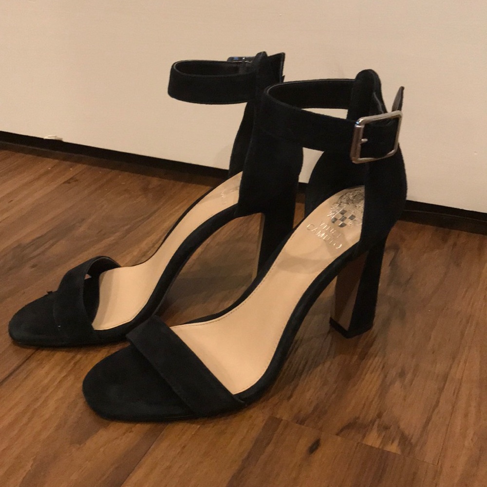 Slightly wedged black heels